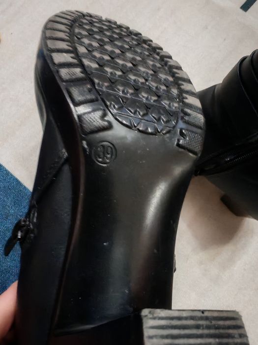 Продам сапоги зима 39