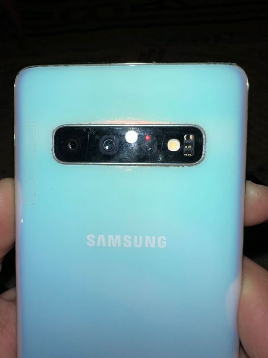 Samsung s10 ұсталған телефон