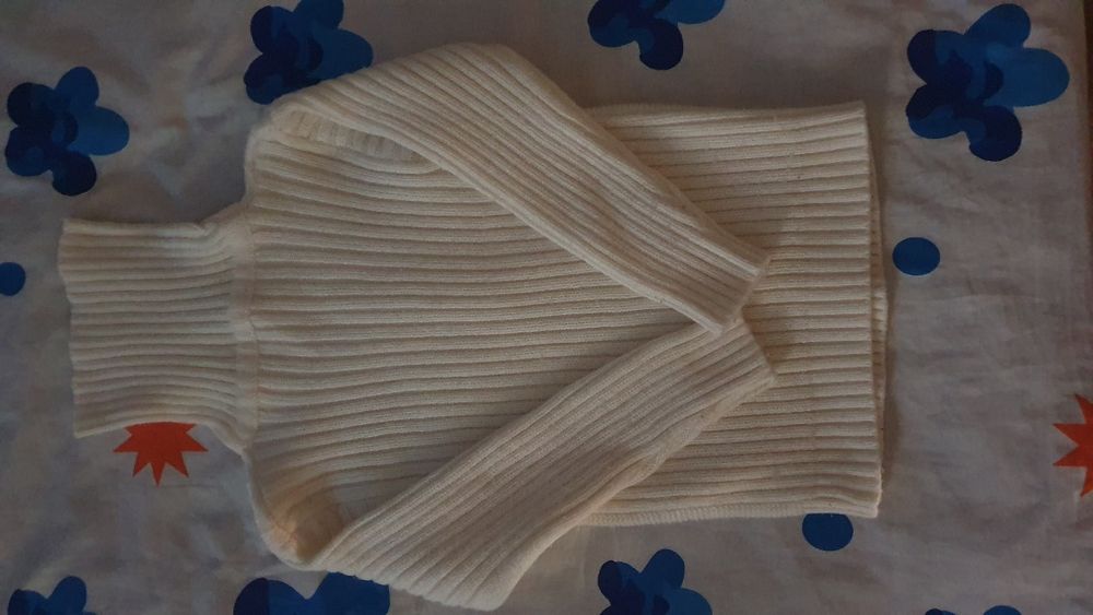 Свитер на девочку 5-6 лет шерсть, акрил