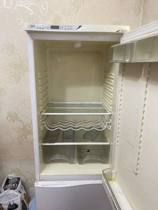 Холадиник продаю срочна