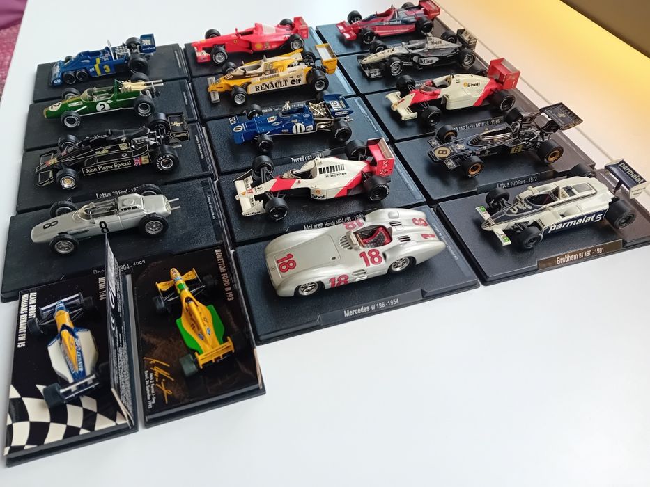 Machete formula 1 scara 1:43