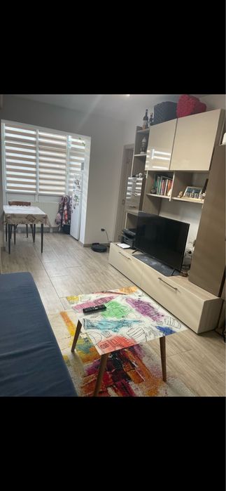Închiriez apartament M6