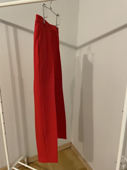 Червен оувърсайз костюм MOHITO XS/S