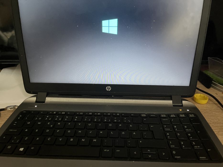 Лаптоп HP без зерядно