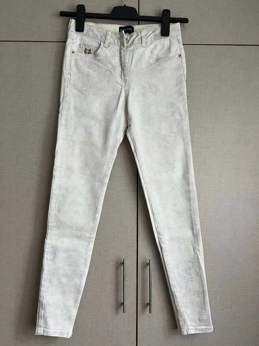 Дамска риза Guess и дънки Guess и Desigual