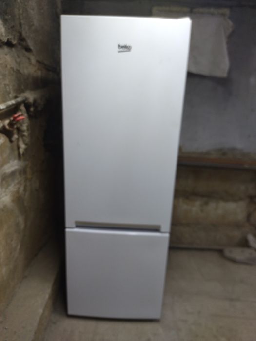 Холодильник в хорошем состоянии.