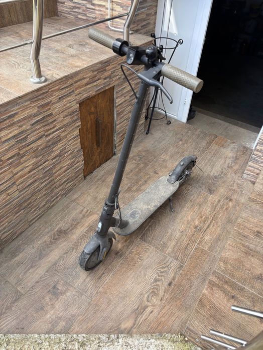 Trotinetă electrică xiaomi.