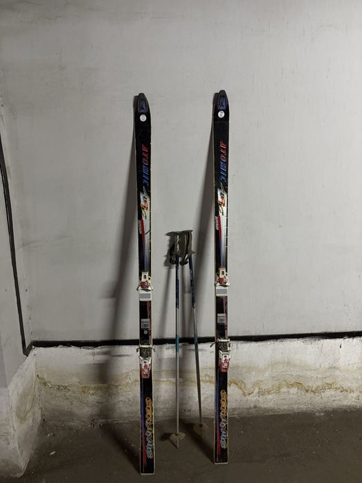 Продам лыжи Atomic