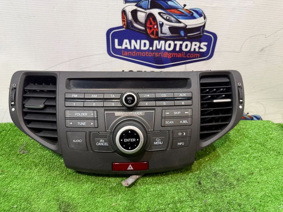 PANOU CENTRAL COMANDA AUDIO / RADIO CD / GRILA VENTILATIE  HONDA ACCORD 8 2.0 BENZINA 2009 COD OEM 39050-TL0-G01 8X245082 2008-2011