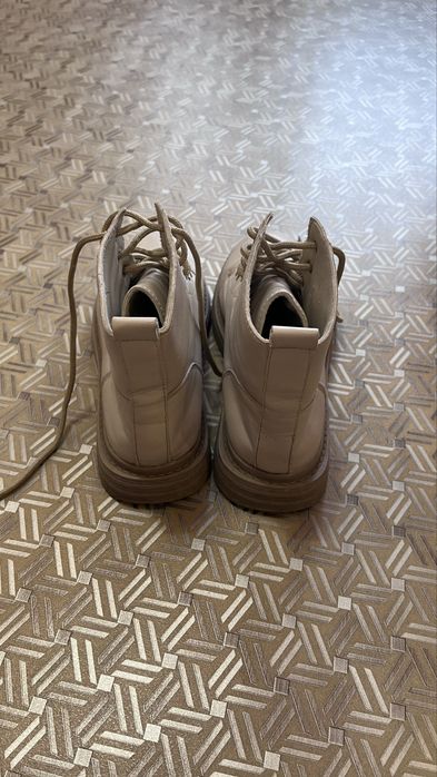 Продам ботинку осенне-Весенний