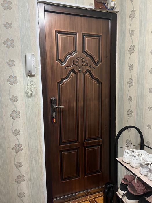 Продается входная дверь