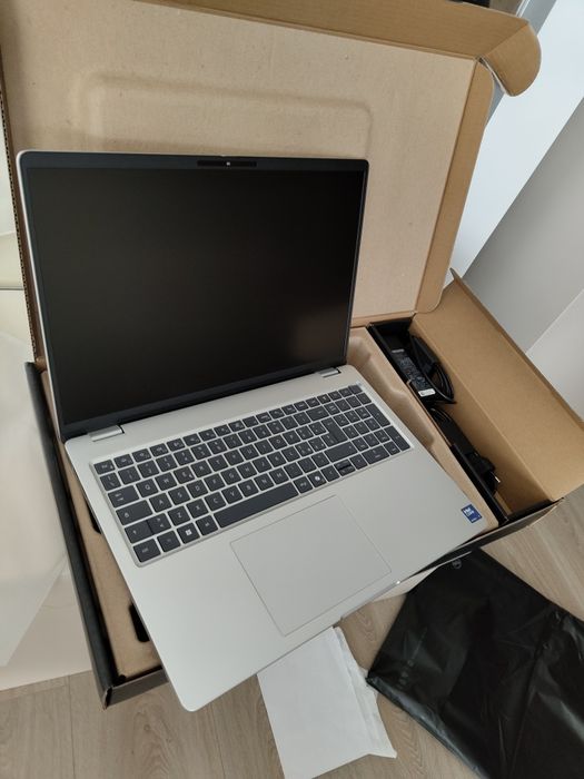 Nou! Dell Pro 16 Plus, 16" Fhd+, Ultra 7 255U, 32Gb sau 64Gb, 512SSD