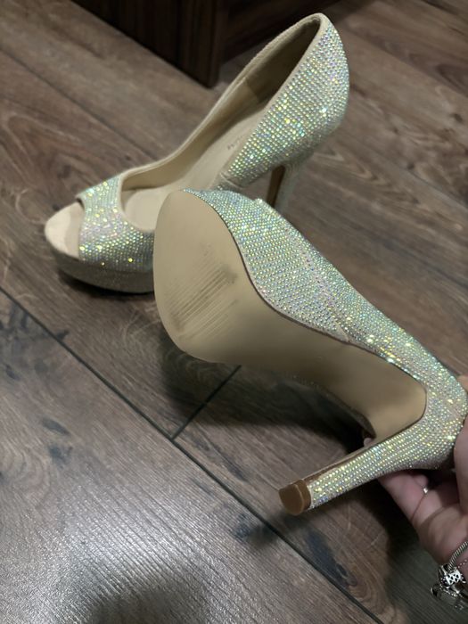 Токчета високи с камъни