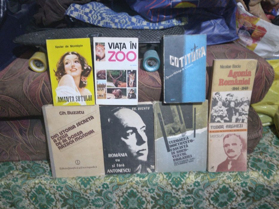 Vând cărți ieftin la 20 de lei bucata