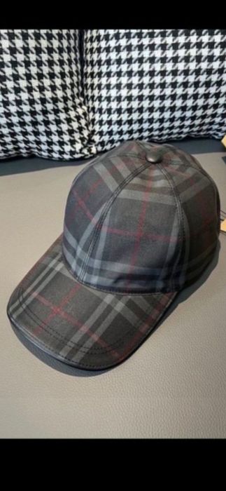 Șapcă Burberry, model 2026, 8 modele, preț fix