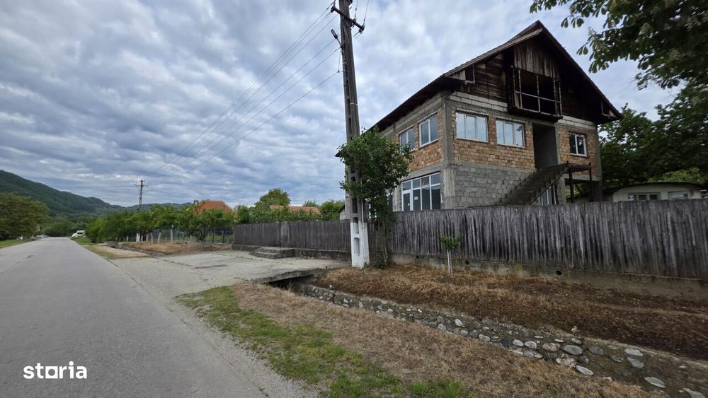 Casa/Spatiu Comercial - Genuneni