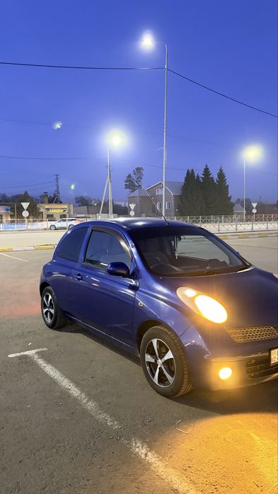 Продам машину nissan march 2002 года