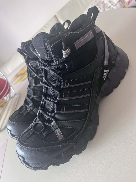 Дамски маратонки нови