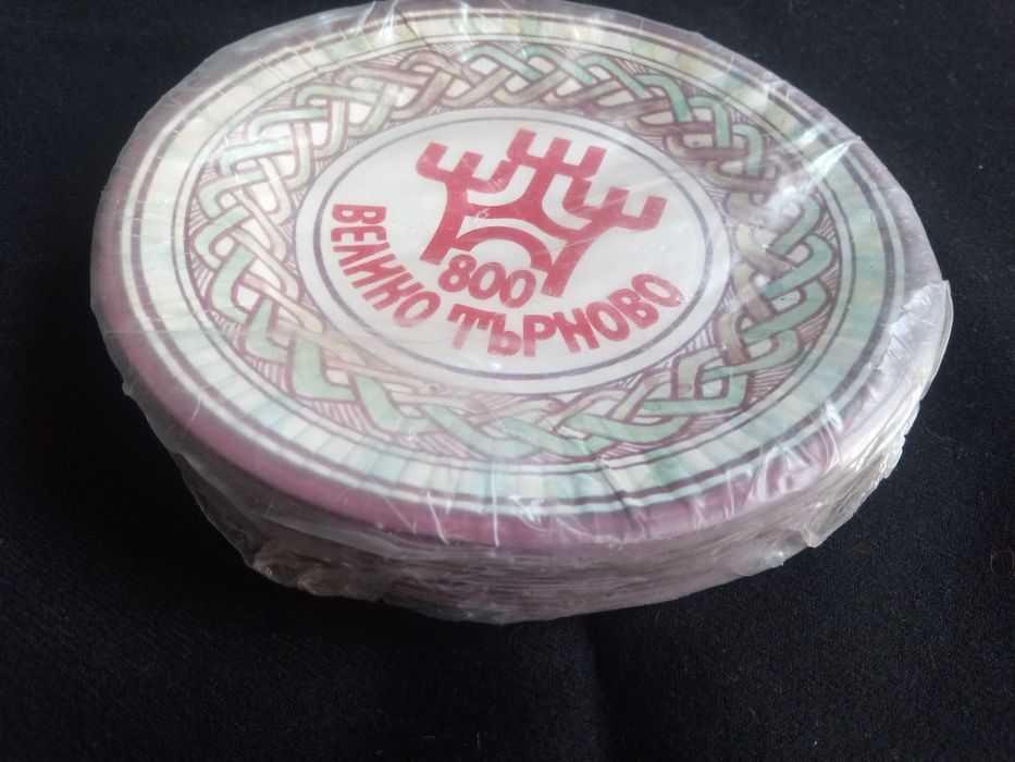 Картонени чинии Велико Търново 800 от социализма