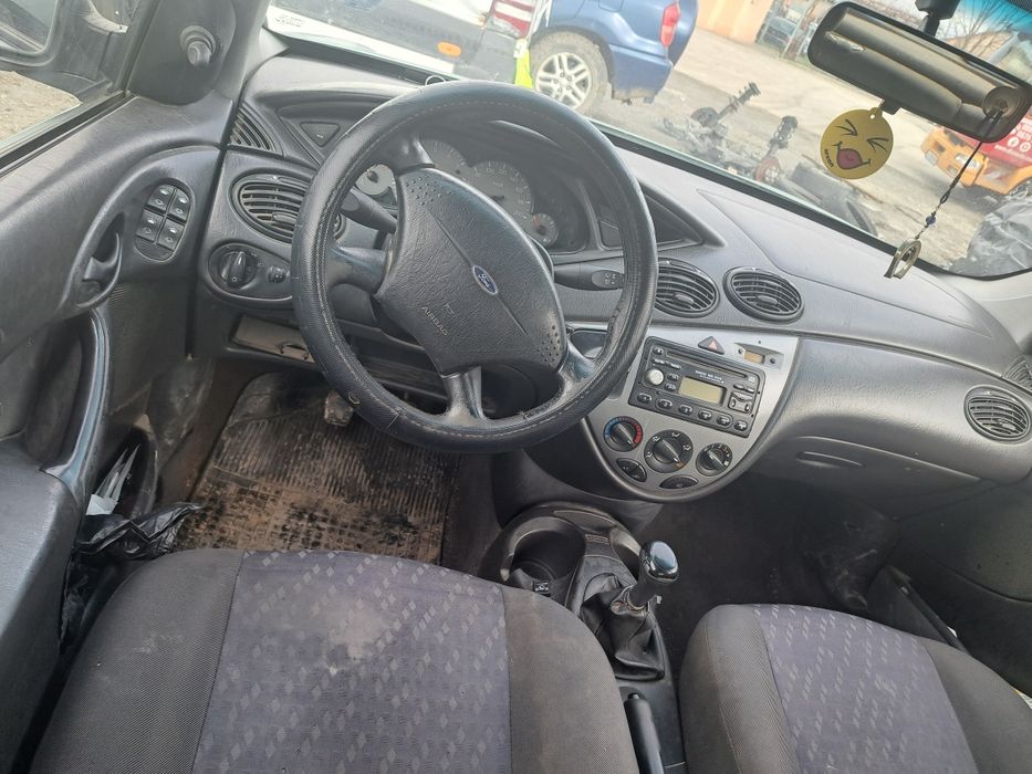 Форд Фокус 1.6 16V на части !