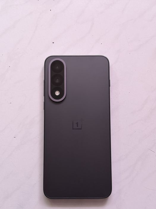 Продам OnePlus Nord 5