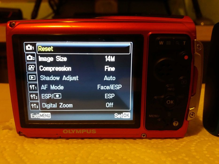 Екшън камера/ подводен фотоапарат Olympus TG-310/TG-320
