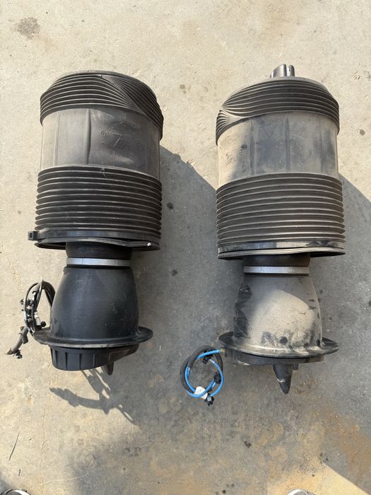 Perna spate Audi Q7 4M stanga dreapta 4M0616002AB 4M0616001AB