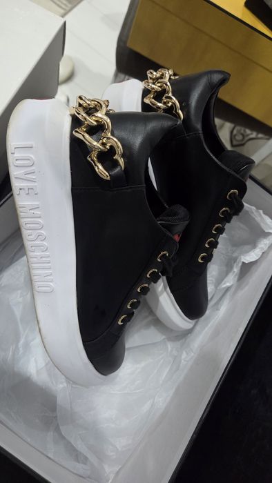 Обувки  love moschino