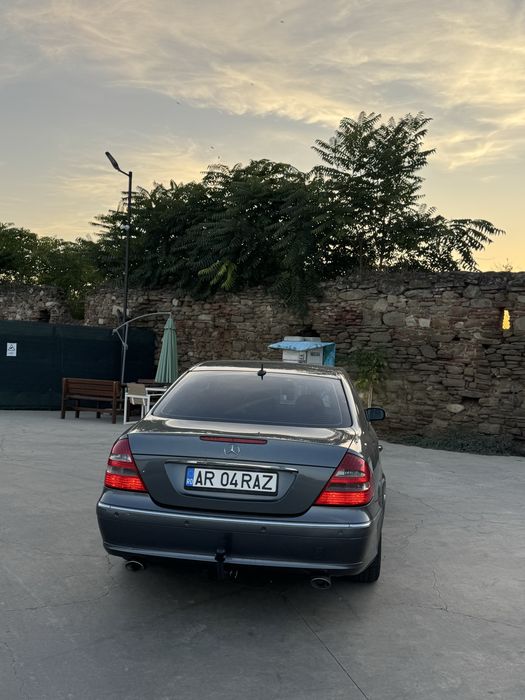 Mercedes-benz e class w211