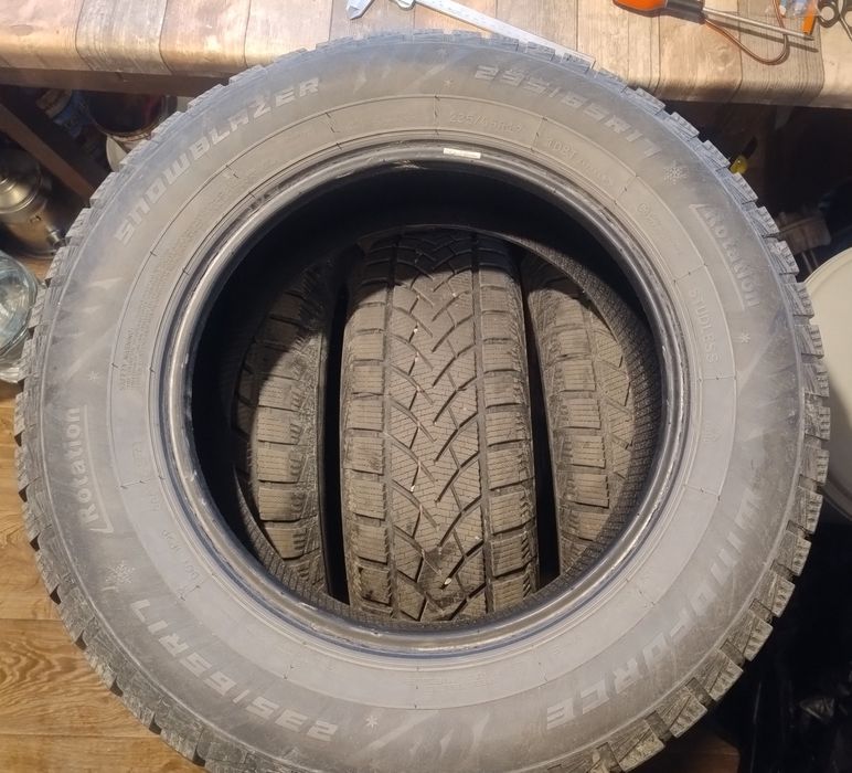 Зимни гуми 235/65 R17