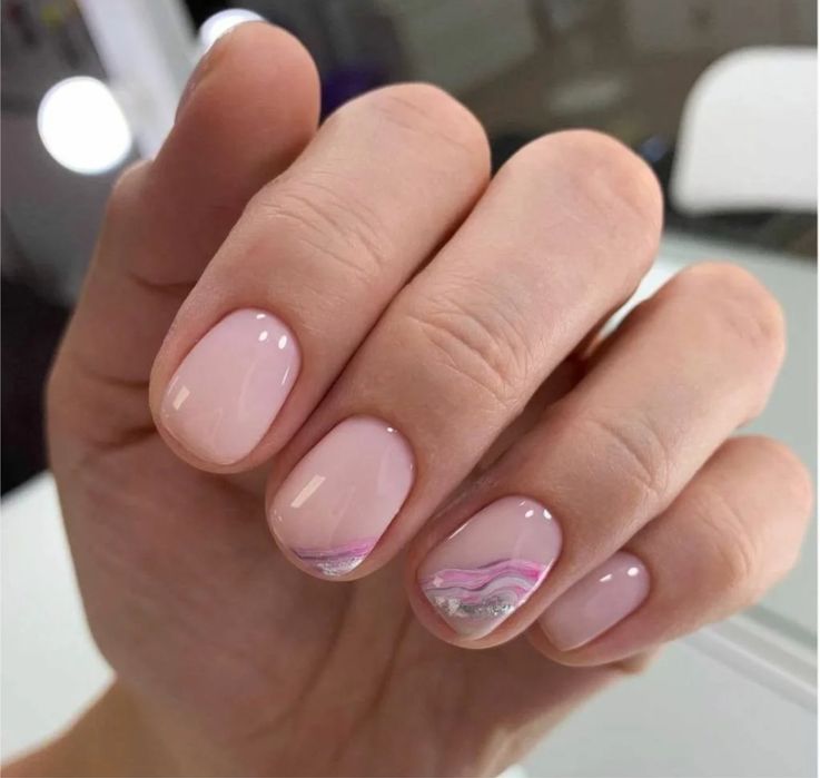 Маникюр и педикюр