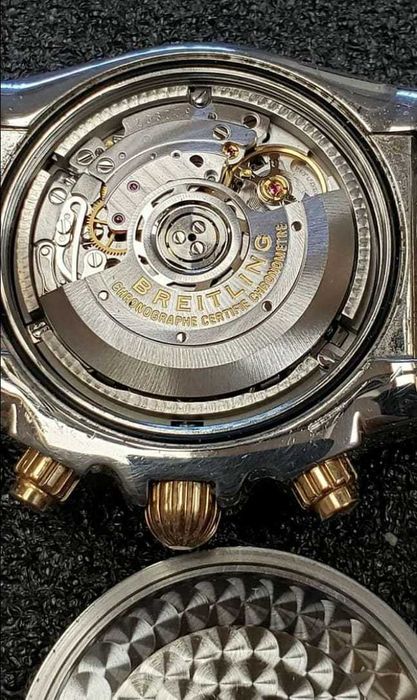 Breitling Chronomat 44 CB0110 Black Dial Bi-Tone Aur & Otel