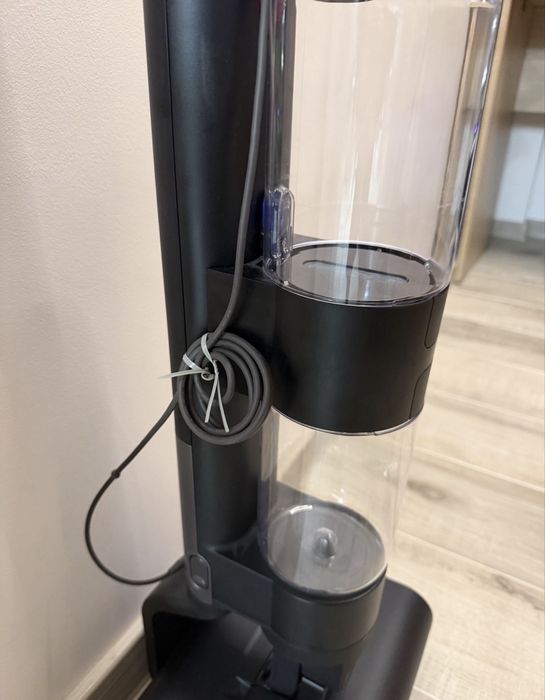 Aspirator vertical fara fir cu spalare Dyson WashG1
