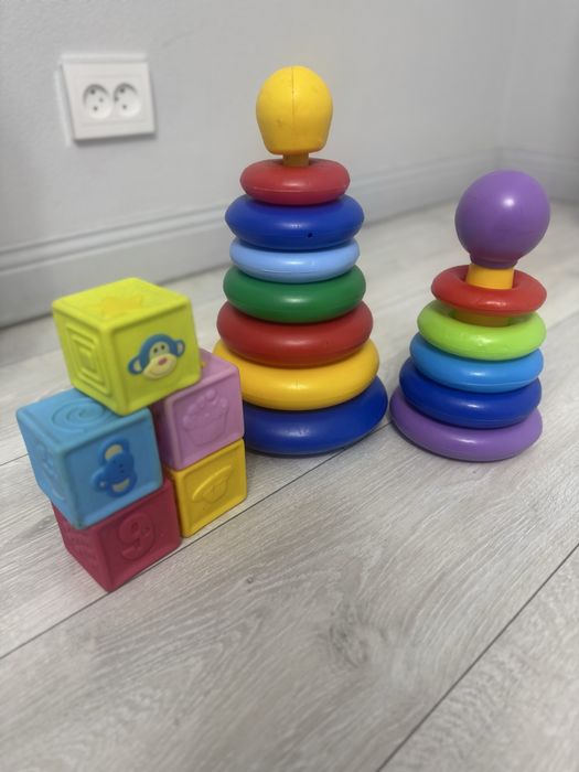 Продаются игрушки