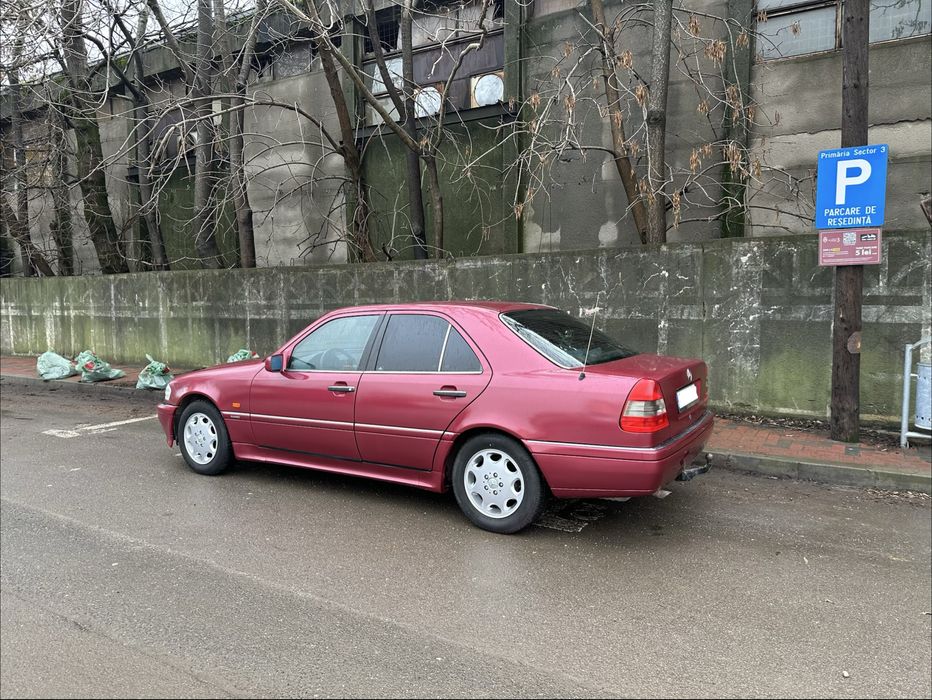 Mercedes C250D w202