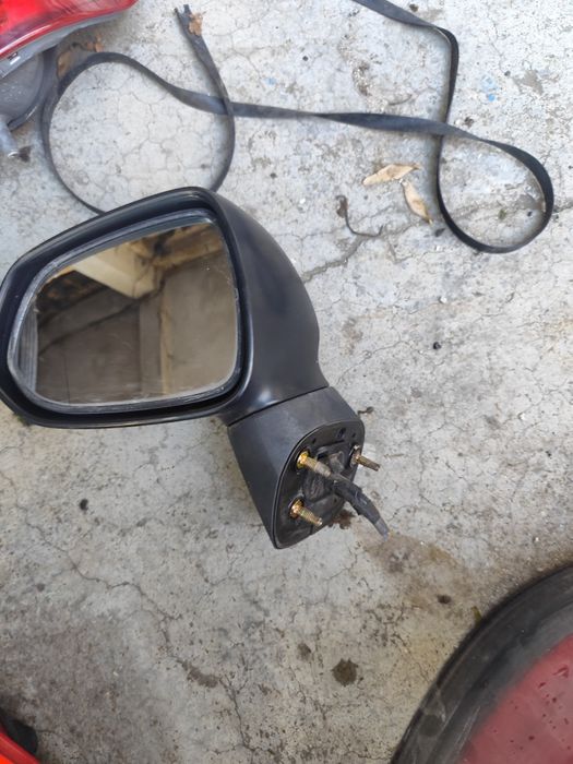Огледала и десен сто п за honda jazz от 2000 година и нагоре