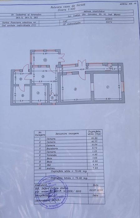 Casă de vânzare 3 camere, 2 băi  + garaj, pivniță, seră, trifazic