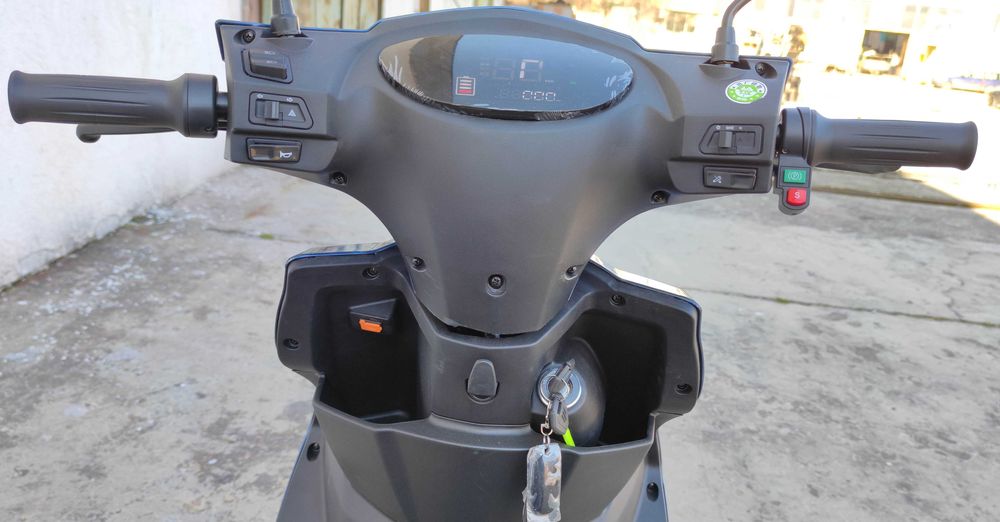 Електрически скутер модел ZG-S-2000W  с регистрация в КАТ