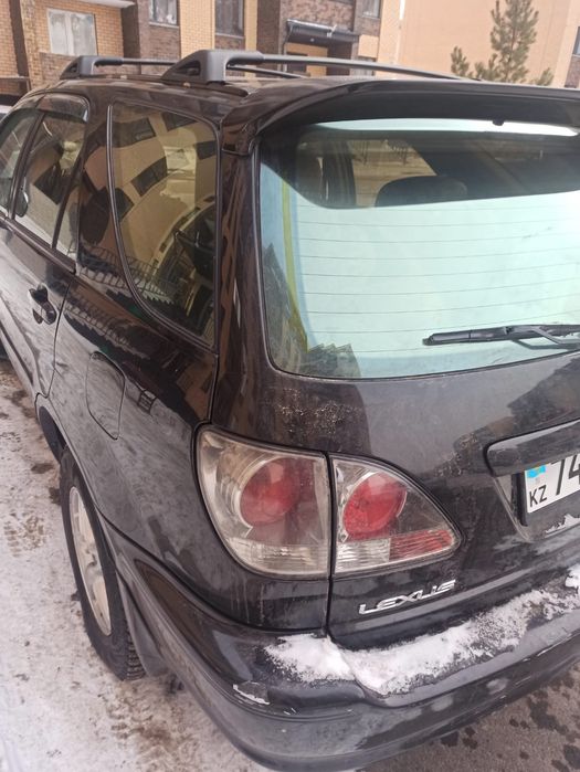 Продам машину Лексус Рх 300