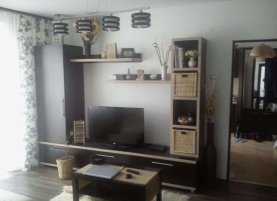 Vand  apartament spatios cu 2 camere, semidecomandat |a UTA,vedere spre parc, centrală proprie pe gaz.