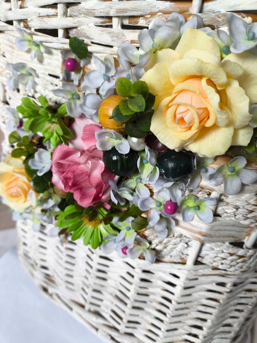 Кошница с капак от естествен материал