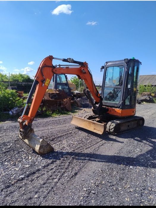 Vand/inchiriez miniexcavator Hitachi ZX29U 3 tone 2015