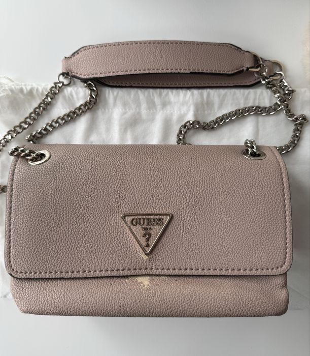 Чанта Guess.