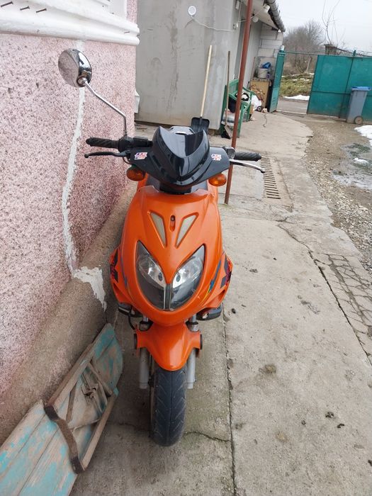 Vând scuter  vonroad