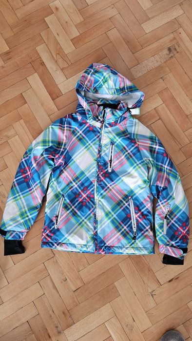 Яке, панталон и термо бельо за зимни спортове