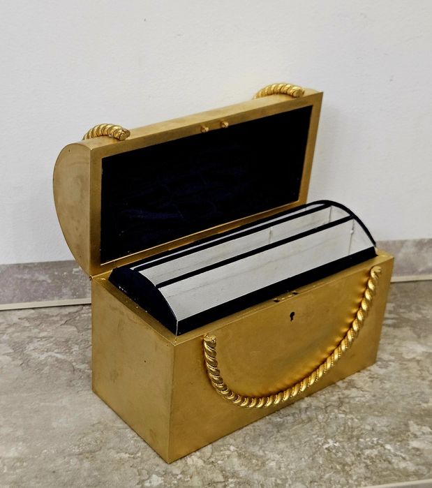 LONDON 19-ти век,  бронзов кутия за съхранение на хартия.