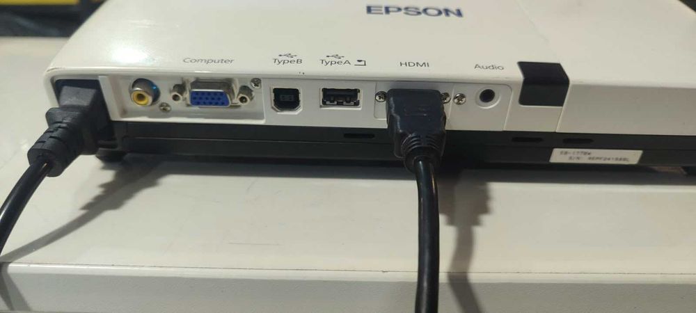 Продам проектор Epson EB-1776W