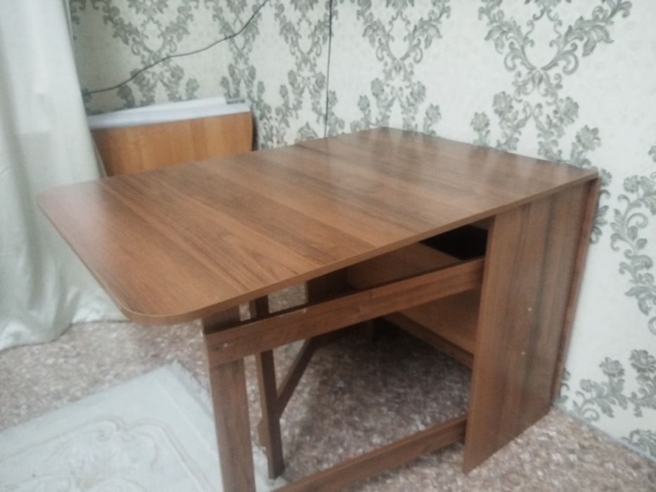 Стол на продажу, сол сатылымда