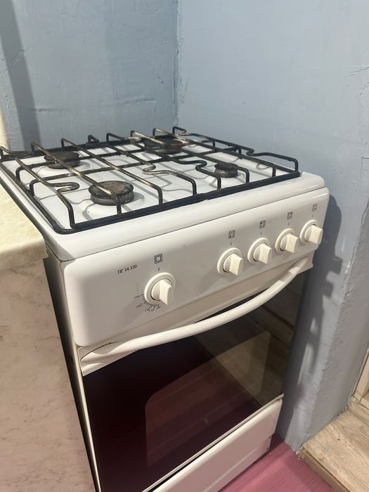Продам газовую плиту