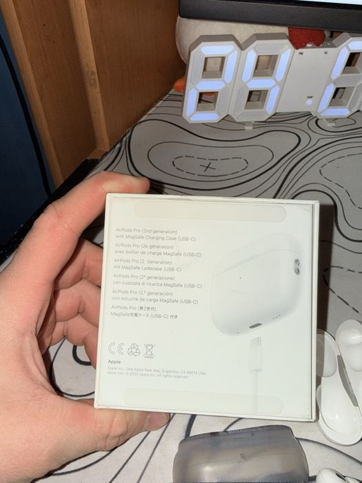 Продам оригинальные Airpods pro 2